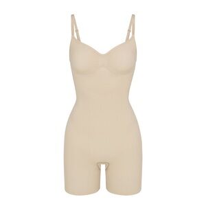 SKIMS Seamless Sculpt Mid Thigh Bodysuit - NWOT